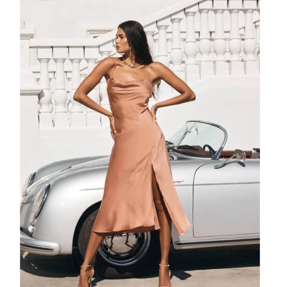 ASTR the label Gaia Midi Dress